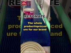 टमाटर फैक्ट्री 2200 ग्राम के डिब्बों में पैक किए गए डिब्बाबंद टमाटर पेस्ट पेश करती है, जिससे उच्च गुणवत्ता वाली ताजगी सुनिश्चित होती है